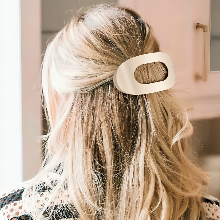Clipia - Attachez vos cheveux. Finis les désagréments.